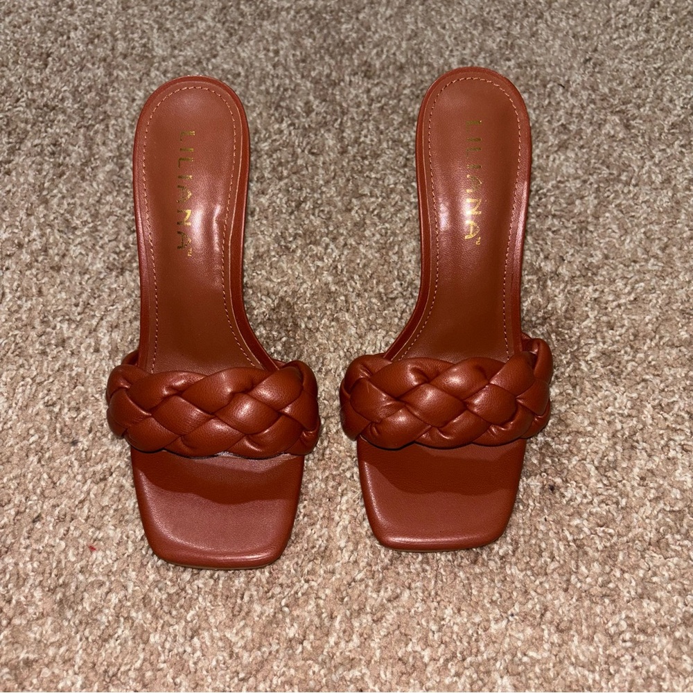 Elegant Brown Braided Women's Sandals - NEVER BEEN WORN! Size 7